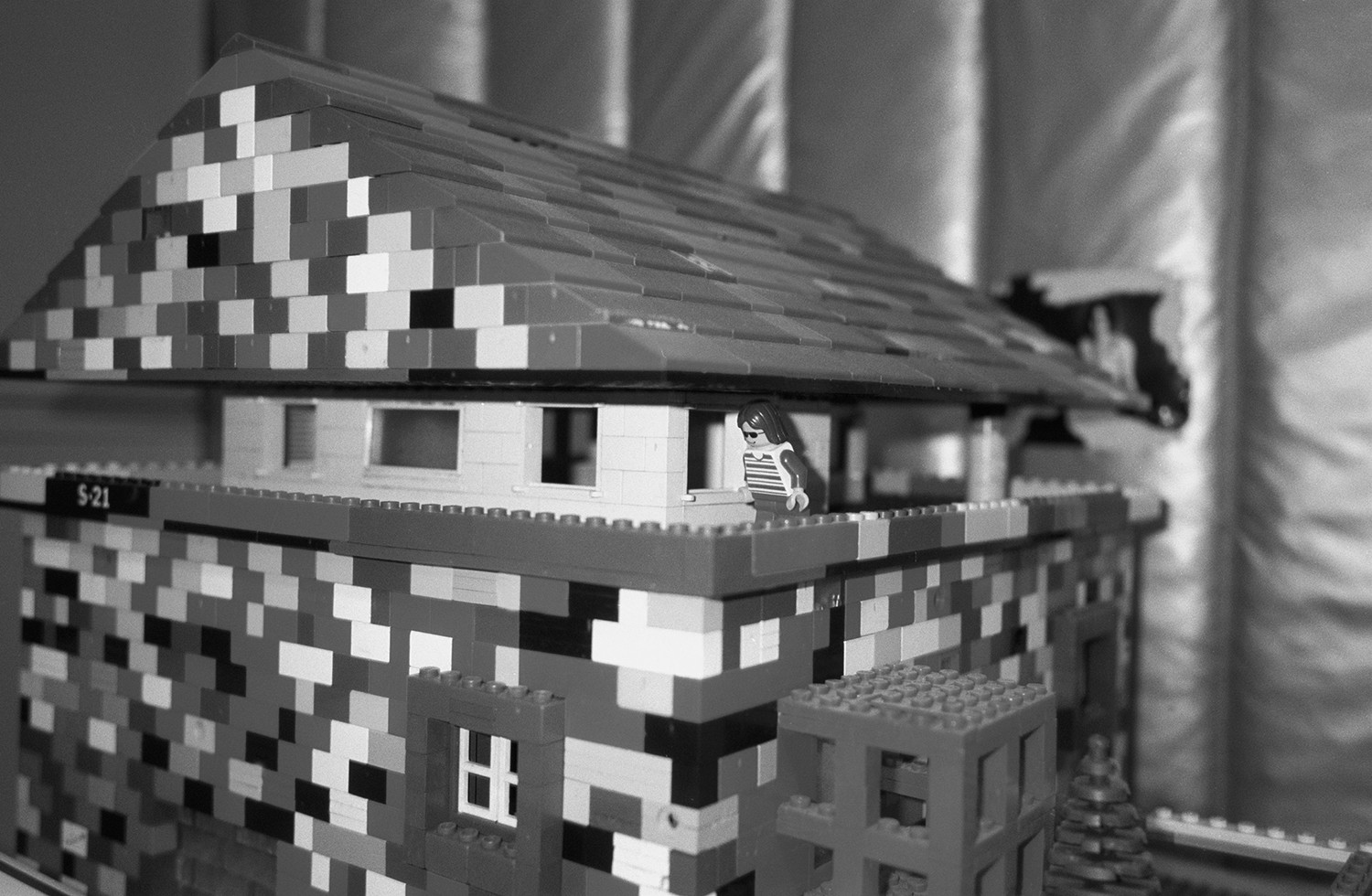 Armin Linke, AVN_002304_2, Ettore Sottsass, Lego model of a house in his studio, Milan, Italy, 1999. Image courtesy Armin Linke